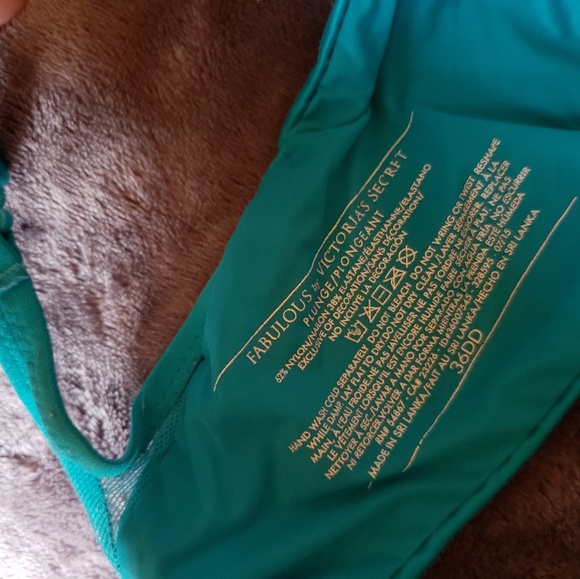 Victoria's Secret Bra - Picture 3 of 4